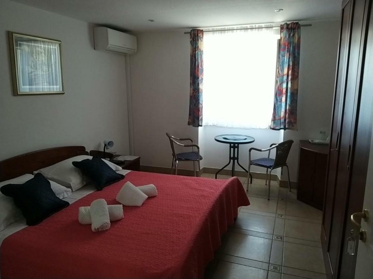 Riva Rooms Bol Exteriér fotografie