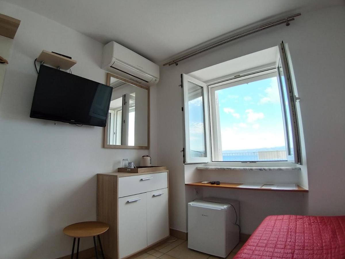Riva Rooms Bol Exteriér fotografie